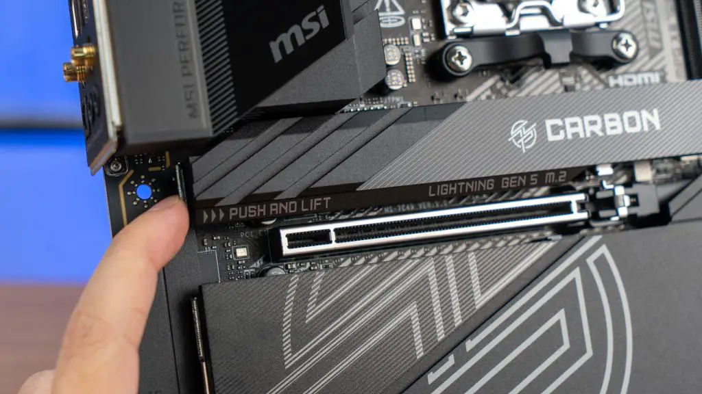 MSI MPG X870E Carbon WiFi 08
