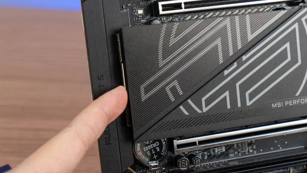 MSI MPG X870E Carbon WiFi 09
