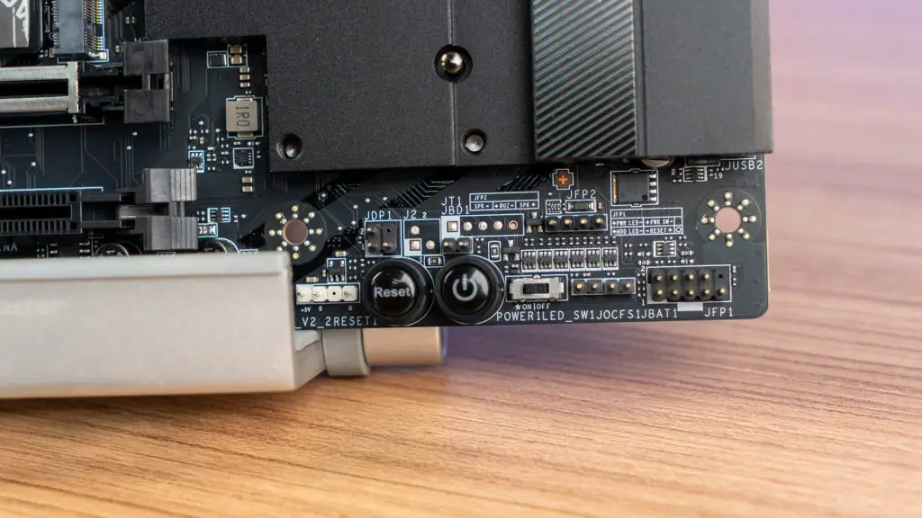 MSI MPG X870E Carbon WiFi 14