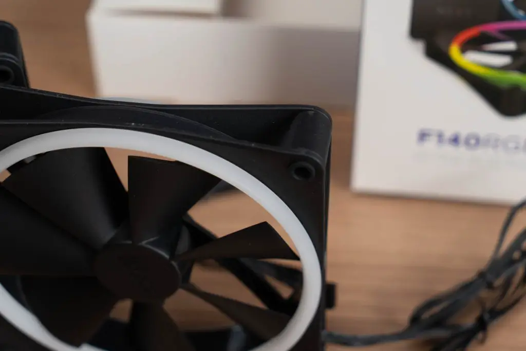 NZXT F140RGB Duo 09
