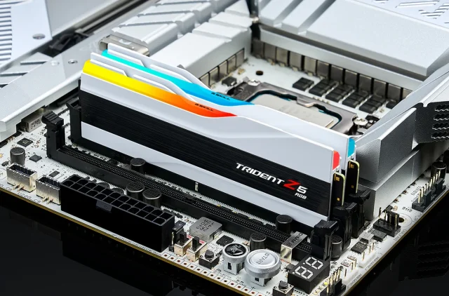 G.SKILL Trident Z5 RGB ASUS ROG Maximus Z890 Apex world record DDR5 12112 featured